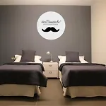 Don Moustache Boutique Hostel *