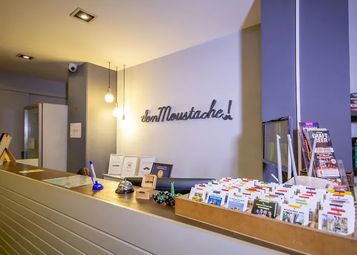 Don Moustache Boutique אכסניה *