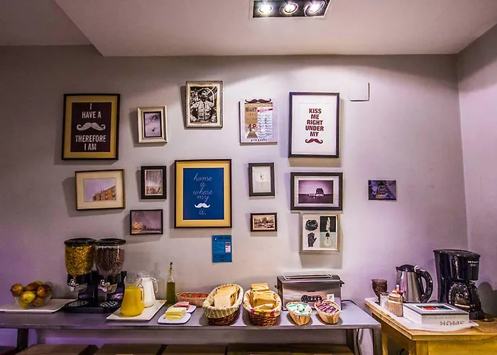 אכסניה Don Moustache Boutique *