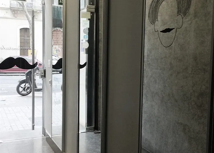 Don Moustache Boutique אכסניה *