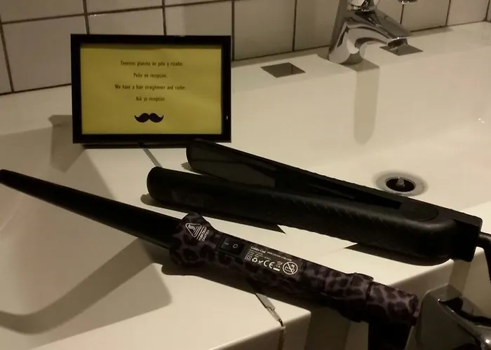 Don Moustache Boutique אכסניה ברצלונה